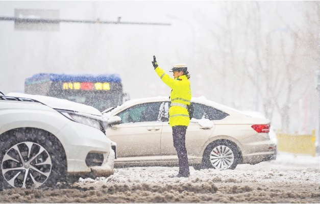 山东暴雪,银装素裹下的考验与温情 山东暴雪,银装素裹下的考验与温情